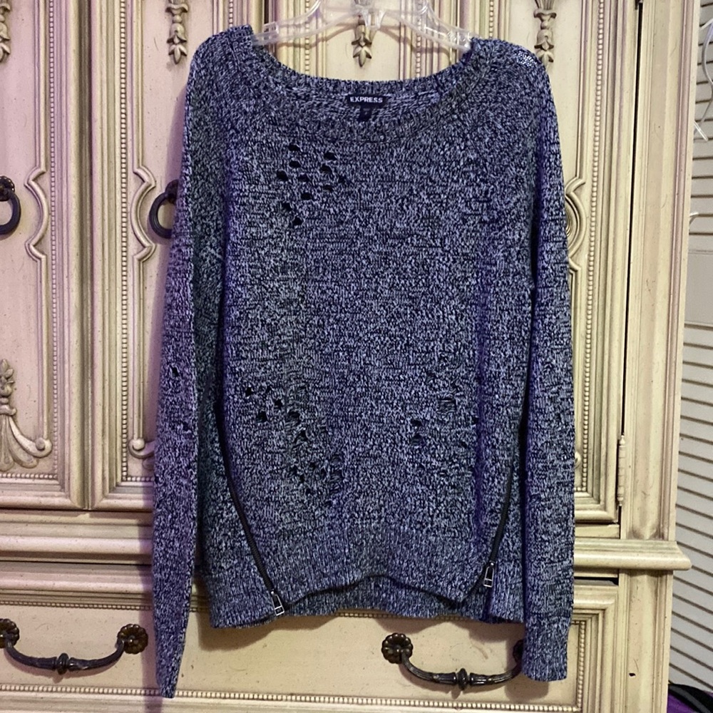 EXPRESS small grey trendy sweater